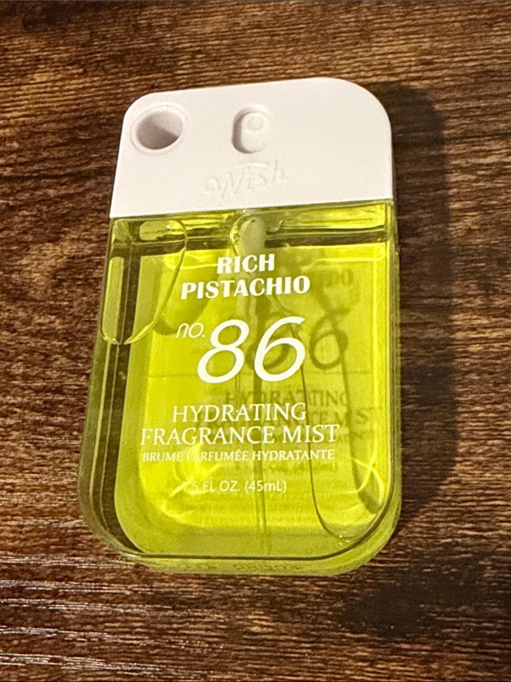 Wish Rich Pistachio No. 86 Hydrating Fragrance Mist — Bright Lime Green